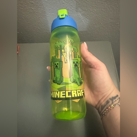 Zak! Minecraft 16oz green water bottle new Minecraft water bottle - Picture 5 of 7